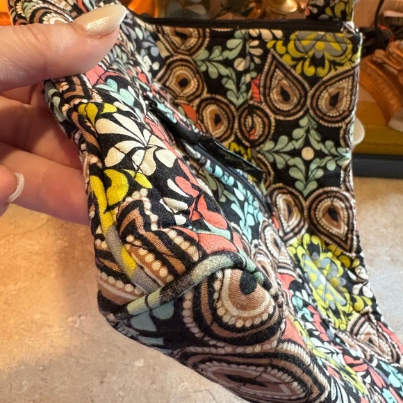 Vera Bradley | Quilted Crossbody Messenger Bag Retired Sierra Pattern! - Picture 3 of 13